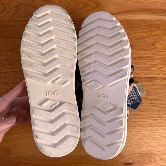 NWT Toms Fisherman Lug Sandals in "Toffee Leopard Canvas" Size 8 - Picture 10 of 10